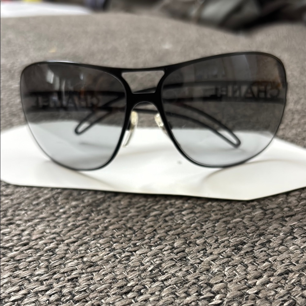 CHANEL 4150 Matte Black Metal Logo Aviator Sunglasses with Gradient Lenses